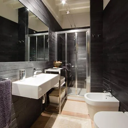 Io E Te Centro Storico - Seconda Doccia Su Romantica Corte Cortona