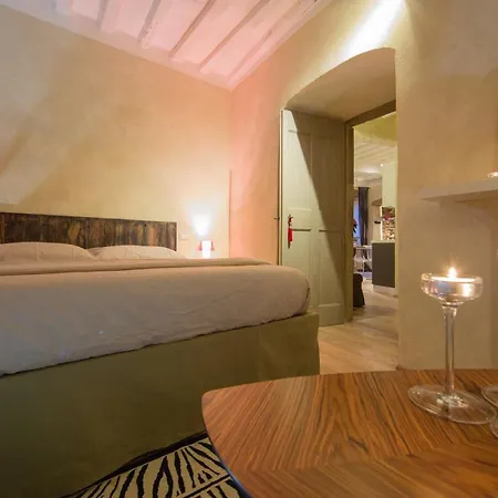 Apartment Io E Te Centro Storico - Seconda Doccia Su Romantica Corte *