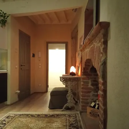Lägenhet Io E Te Centro Storico - Seconda Doccia Su Romantica Corte *